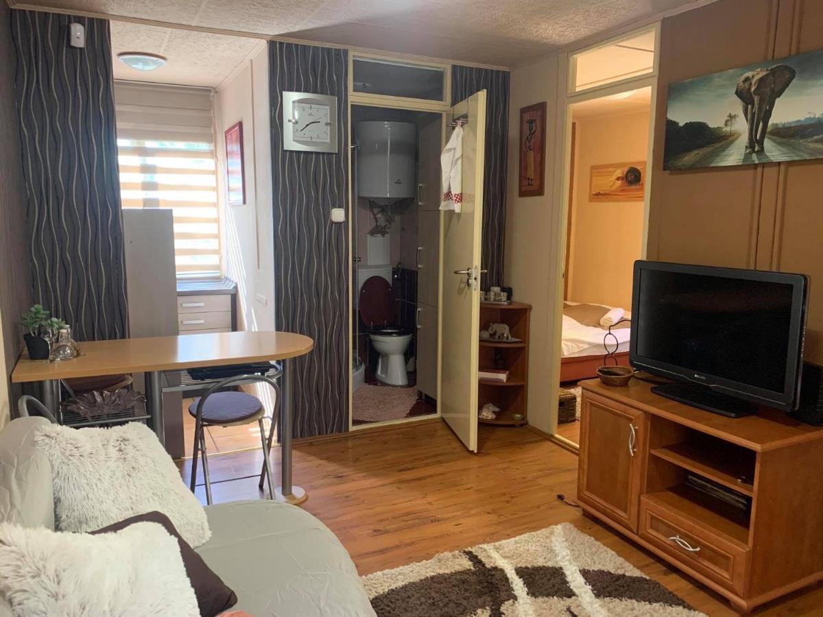 Gunarasi Villa Jacuzzival Dombóvár المظهر الخارجي الصورة